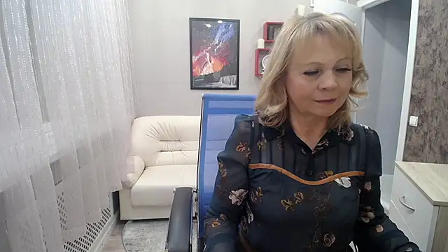 Snapshot of Milla_Cutie18 chatting on 02.11.25 Milla Cutie18 online show from 02.11.25