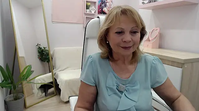 Snapshot of Milla_Cutie18 chatting on 02.27.25 Milla Cutie18 online show from 02.27.25