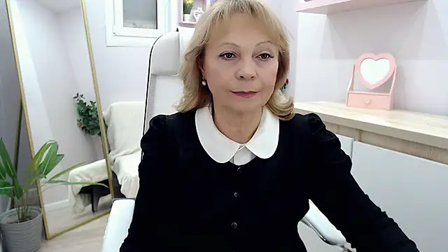 Snapshot of Milla_Cutie18 chatting on 03.03.25 Milla Cutie18 online show from 03.03.25