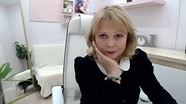 Snapshot of Milla_Cutie18 chatting on 03.03.25 Milla Cutie18 online show from 03.03.25