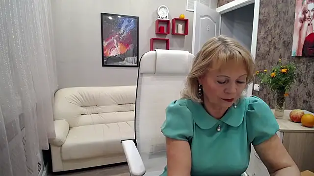 Snapshot of Milla_Cutie18 chatting on 09.22.25 Milla Cutie18 online show from 09.22.25