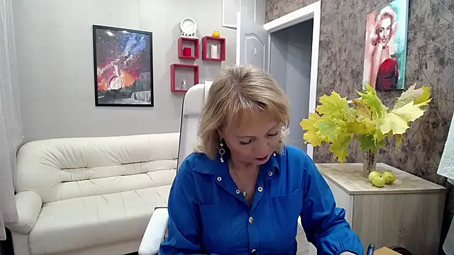 Snapshot of Milla_Cutie18 chatting on 09.25.25 Milla Cutie18 online show from 09.25.25