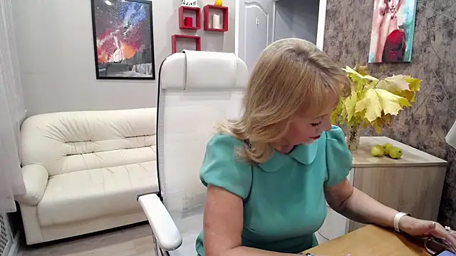 Snapshot of Milla_Cutie18 chatting on 09.26.25 Milla Cutie18 online show from 09.26.25