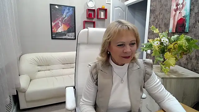 Snapshot of Milla_Cutie18 chatting on 10.01.25 Milla Cutie18 online show from 10.01.25