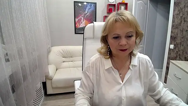 Snapshot of Milla_Cutie18 chatting on 11.21.25 Milla Cutie18 online show from 11.21.25