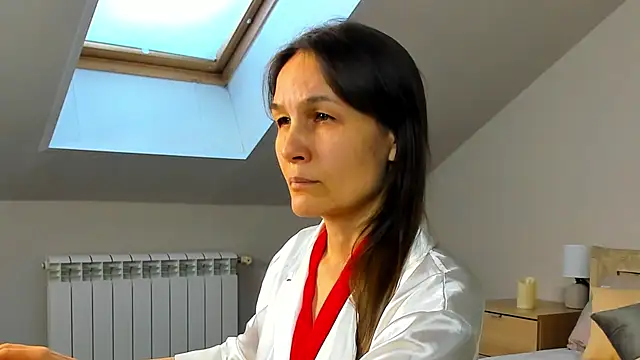 Lillian White online show from 02.02.25