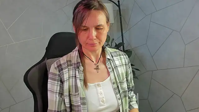 Lillian White online show from 05.08.26