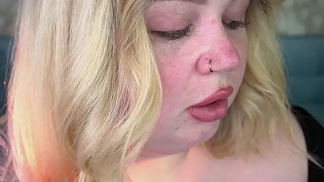 ZaraReignn online show from 04.15.26