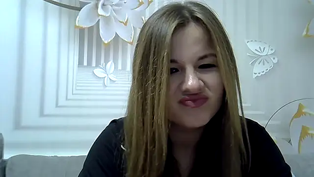 Snapshot of TinaFun4u chatting on 12.11.24 TinaFun4u online show from 12.11.24