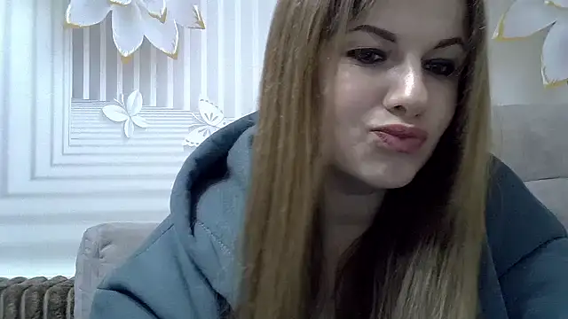 Snapshot of TinaFun4u chatting on 01.22.25 TinaFun4u online show from 01.22.25