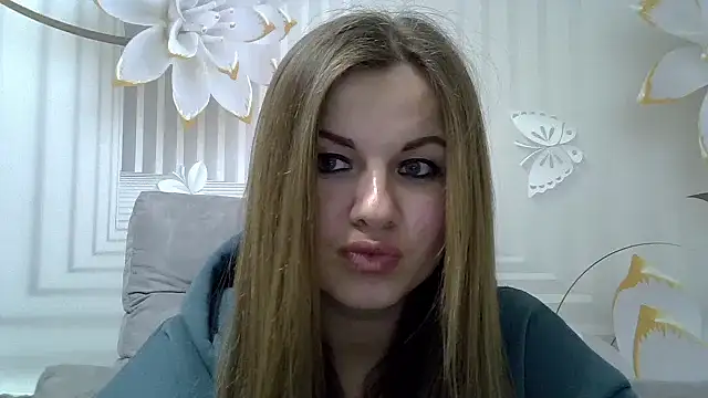 Snapshot of TinaFun4u chatting on 02.11.25 TinaFun4u online show from 02.11.25