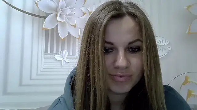 Snapshot of TinaFun4u chatting on 03.18.25 TinaFun4u online show from 03.18.25