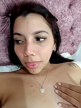 Snapshot of jaky_reyes chatting on 02.01.25 jaky reyes online show from 02.01.25