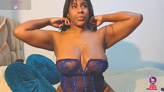 KloheCurvy online show from 11.05.25