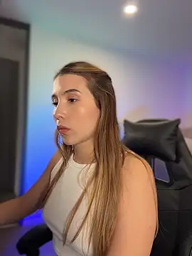 SophieRaily  online show from 03.05.26