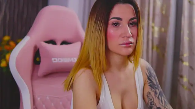 KimSkyex online show from 02.22.25