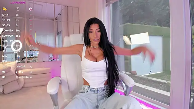 Snapshot of missdiamond_ chatting on 12.15.25 missdiamond online show from 12.15.25