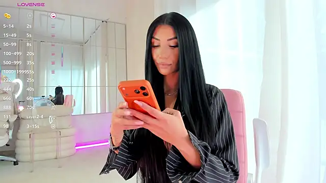 Snapshot of missdiamond_ chatting on 01.18.26 missdiamond online show from 01.18.26