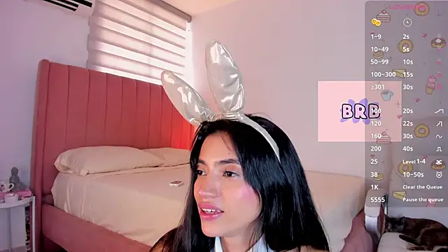 Snapshot of Ninamirley chatting on 02.04.25 Ninamirley online show from 02.04.25