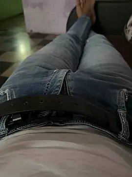 Snapshot of Desiboy___21 chatting on 02.18.25 Desiboy   21 online show from 02.18.25