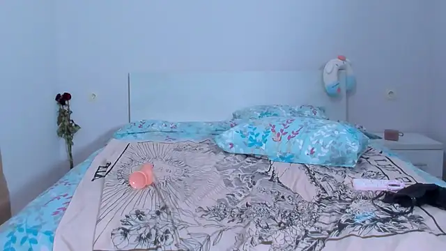 Snapshot of Shadow_Strik chatting on 12.18.24 Shadow Strik online show from 12.18.24