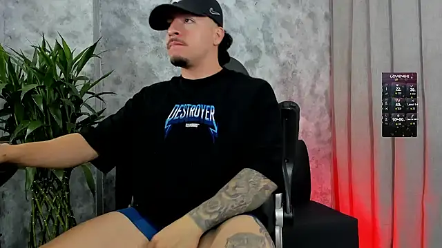 boyc022  online show from 12.21.25