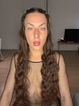 Snapshot of _ExoticGirl chatting on 11.28.25 ExoticGirl online show from 11.28.25