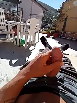 Snapshot of MrTamburine22 chatting on 10.06.25 MrTamburine22 online show from 10.06.25