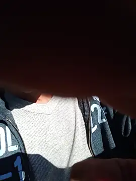 Snapshot of MrTamburine22 chatting on 11.04.25 MrTamburine22 online show from 11.04.25