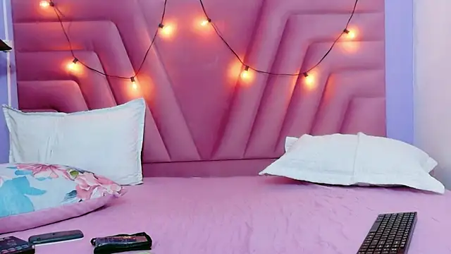 hornybarelylegalgirl online show from 04.11.26