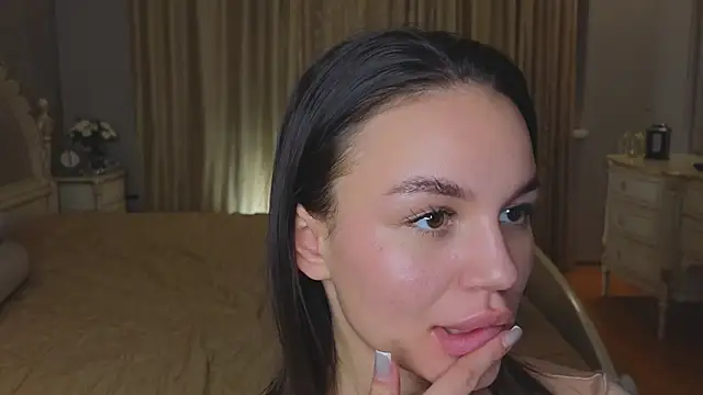 Snapshot of UdelaAshfield chatting on 01.12.25 UdelaAshfield online show from 01.12.25