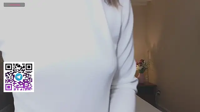 Snapshot of UdelaAshfield chatting on 03.01.25 UdelaAshfield online show from 03.01.25