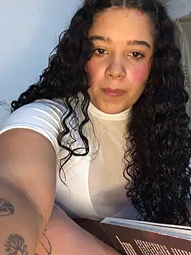 Snapshot of Julieta_333 chatting on 03.17.25 Julieta 333 online show from 03.17.25