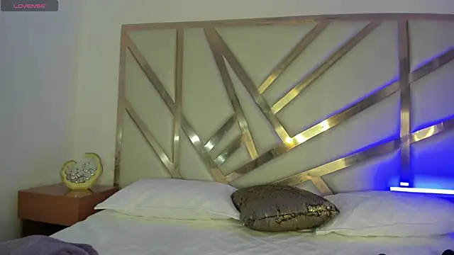 Carolina Evanss online show from 09.17.25