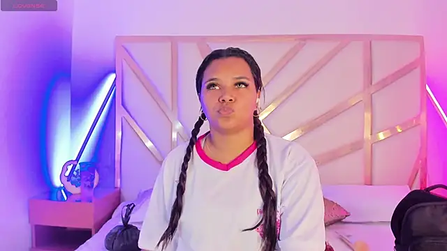 Carolina Evanss online show from 10.30.25