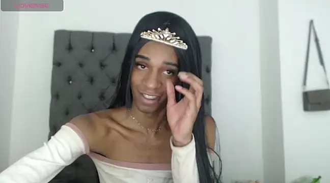 lucianadolll online show from 03.20.25