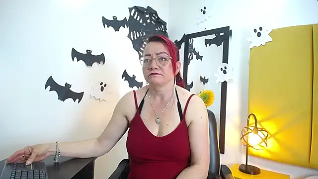 Lupiita223 online show from 10.22.25