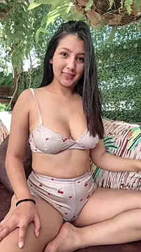 Snapshot of licky_lu chatting on 12.02.25 licky lu online show from 12.02.25