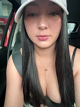 licky lu online show from 04.18.26