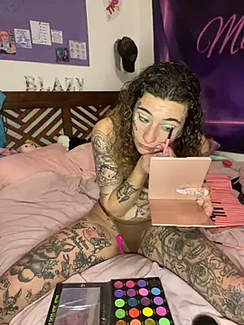 BlazyKitsune- online show from 01.28.25