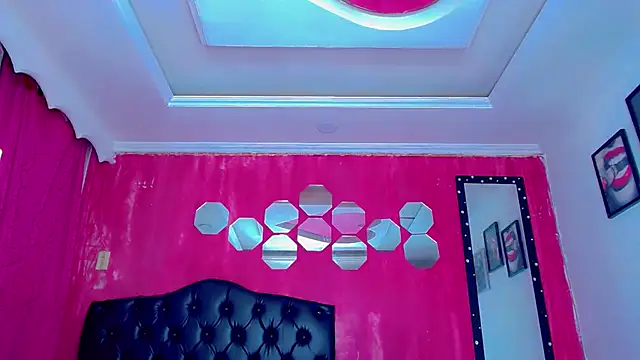 TiffanyMackensyy online show from 12.16.25