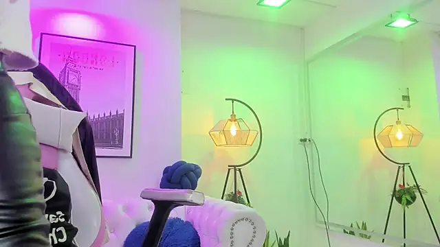 Theia moon online show from 03.12.25