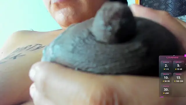 Venus Blackk online show from 03.14.25