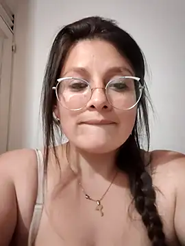 Neve Collins online show from 12.22.24