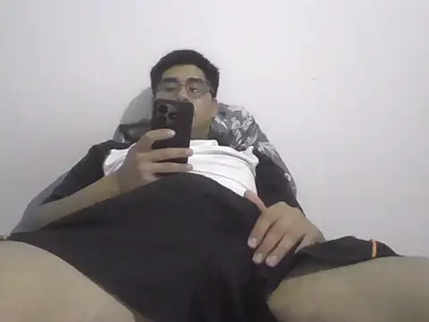 estudiante69 online show from 10.26.25