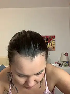 MiraMiss online show from 10.27.25