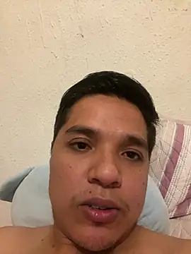 Snapshot of frank2368- chatting on 04.11.26 frank2368- online show from 04.11.26