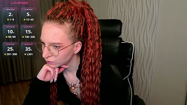 Snapshot of VioletShine chatting on 05.21.26 VioletShine online show from 05.21.26
