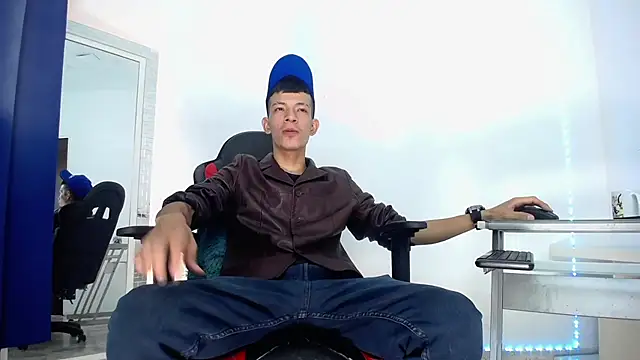 Favel Gomez7 online show from 12.20.24