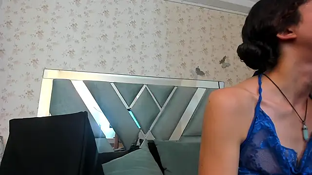 Queenjenn   online show from 12.11.24